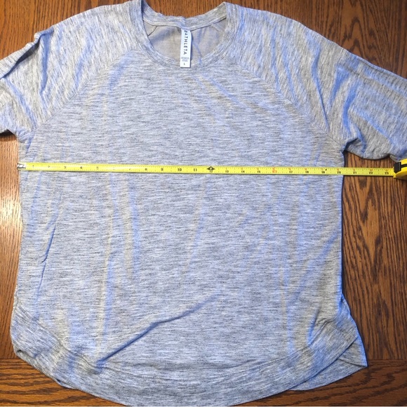 Women’s Athleta Gray Curved Hem Sweatshirt Size Large - Picture 6 of 7